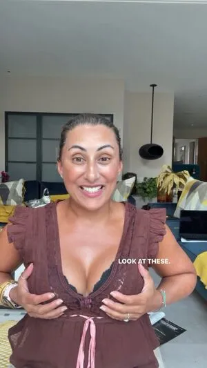 Saira Khan OnlyFans Leaked Free Thumbnail Picture - #HRGFfHUt68