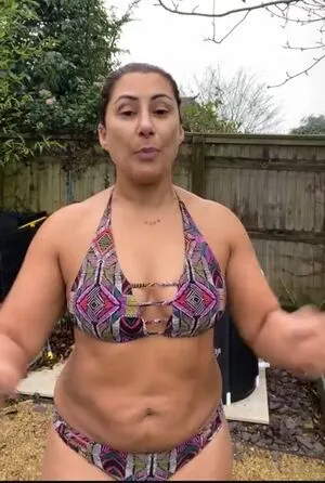 Saira Khan OnlyFans Leaked Free Thumbnail Picture - #NTwr48TMOD
