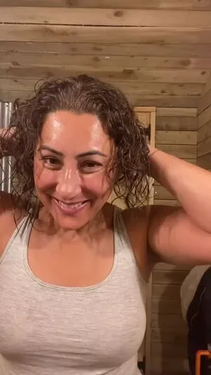 Saira Khan OnlyFans Leaked Free Thumbnail Picture - #SuMgm4roDA
