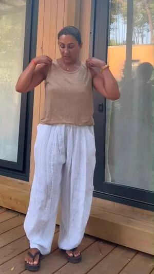 Saira Khan OnlyFans Leaked Free Thumbnail Picture - #X4g5bfJ3LW