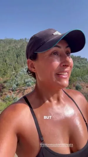Saira Khan OnlyFans Leaked Free Thumbnail Picture - #odmiOUcCao