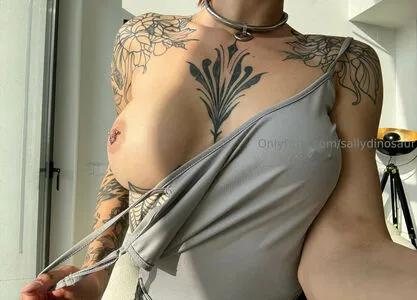 Sallydinosaur OnlyFans Leaked Free Thumbnail Picture - #S8FDZke6km