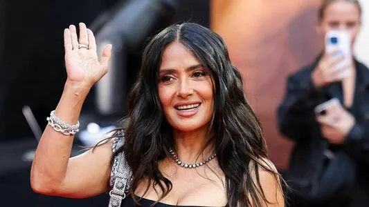 Salma Hayek OnlyFans Leaked Free Thumbnail Picture - #8Lrch4JY9F