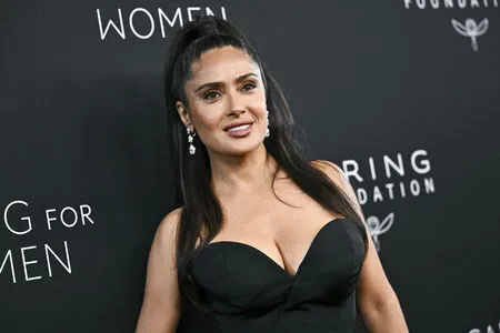 Salma Hayek OnlyFans Leaked Free Thumbnail Picture - #9jmeZlmQev