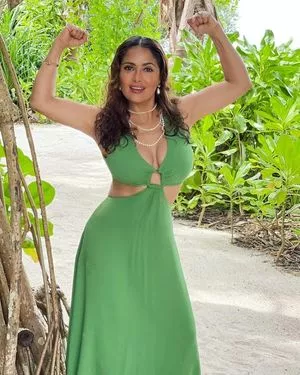 Salma Hayek OnlyFans Leaked Free Thumbnail Picture - #D1R5TsyAI0