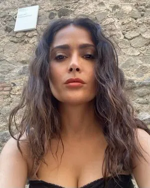 Salma Hayek OnlyFans Leaked Free Thumbnail Picture - #ISf8FGKDry