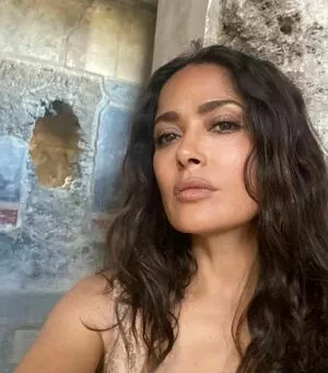 Salma Hayek OnlyFans Leaked Free Thumbnail Picture - #JioacCSRQ5