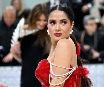 Salma Hayek OnlyFans Leaked Free Thumbnail Picture - #LFqtAd75EH