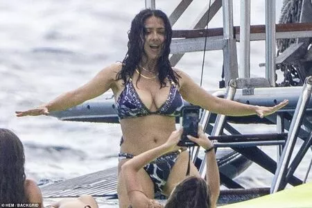 Salma Hayek OnlyFans Leaked Free Thumbnail Picture - #MBEStQDcNS