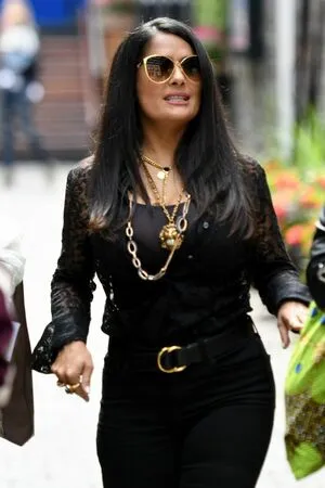 Salma Hayek OnlyFans Leaked Free Thumbnail Picture - #Nm4cSk9soE