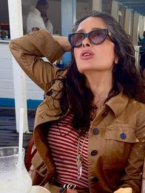Salma Hayek OnlyFans Leaked Free Thumbnail Picture - #SbXpFUyH0E