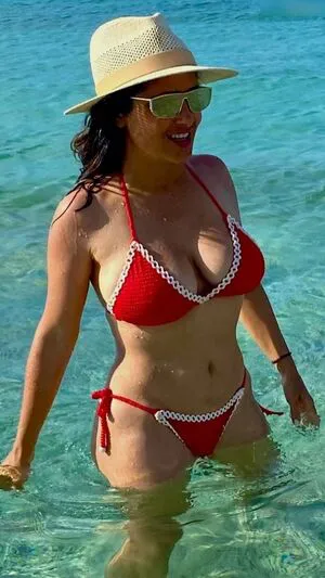 Salma Hayek OnlyFans Leaked Free Thumbnail Picture - #Sf5mWSDYBa