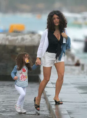 Salma Hayek OnlyFans Leaked Free Thumbnail Picture - #afq20muwE7