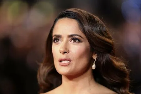 Salma Hayek OnlyFans Leaked Free Thumbnail Picture - #g6L8AnaQAI