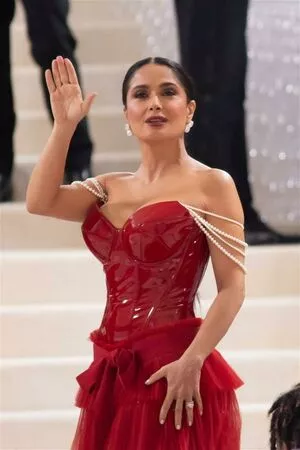 Salma Hayek OnlyFans Leaked Free Thumbnail Picture - #mNyElvd3N4
