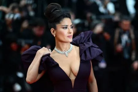 Salma Hayek OnlyFans Leaked Free Thumbnail Picture - #mSdQLFTfO2