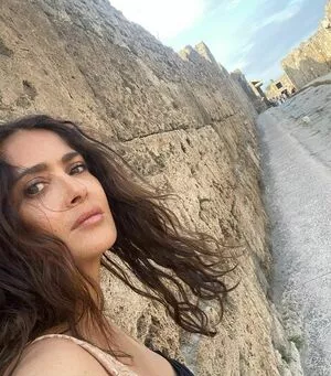 Salma Hayek OnlyFans Leaked Free Thumbnail Picture - #tnSry8yfTb