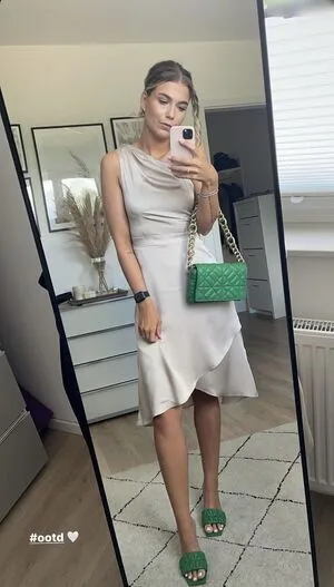 Sandrasuess92 OnlyFans Leaked Free Thumbnail Picture - #3cF4DdEII2