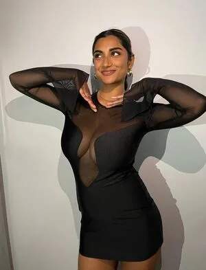 Sara K OnlyFans Leaked Free Thumbnail Picture - #81wDOutDwg