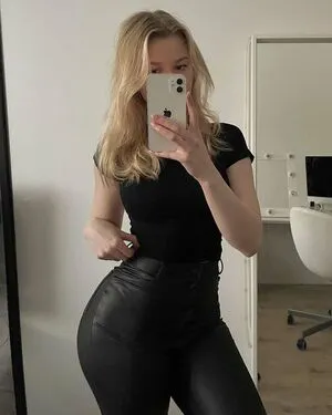 Sara Manner OnlyFans Leaked Free Thumbnail Picture - #GzGjp8KWD9