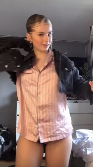 Sara Oliwia OnlyFans Leaked Free Thumbnail Picture - #0ZHroAJ26w