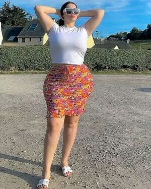 Sara Paris OnlyFans Leaked Free Thumbnail Picture - #8IK81BhK5J