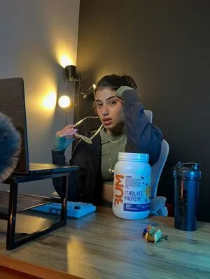 Sara Saffari OnlyFans Leaked Free Thumbnail Picture - #5B41vXo0r2