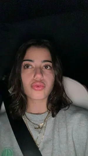 Sara Saffari OnlyFans Leaked Free Thumbnail Picture - #7Q9CLzc679