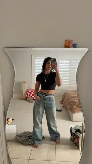 Sara Saffari OnlyFans Leaked Free Thumbnail Picture - #7bhUEhJQ0R