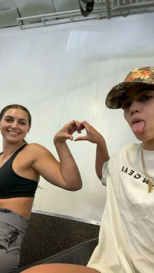 Sara Saffari OnlyFans Leaked Free Thumbnail Picture - #83KeCewyKa