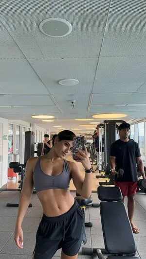 Sara Saffari OnlyFans Leaked Free Thumbnail Picture - #E0NFOzHE7v