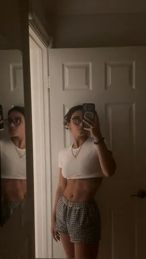 Sara Saffari OnlyFans Leaked Free Thumbnail Picture - #FSA5NZMmRp