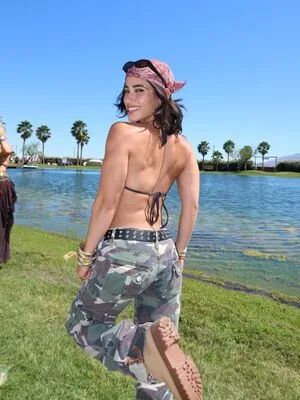 Sara Saffari OnlyFans Leaked Free Thumbnail Picture - #imGAntImFC