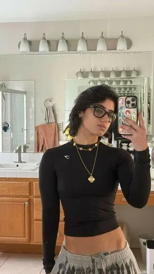 Sara Saffari OnlyFans Leaked Free Thumbnail Picture - #ow6uCUIp2M