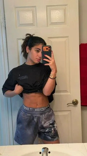 Sara Saffari OnlyFans Leaked Free Thumbnail Picture - #z9PO8PNgcC