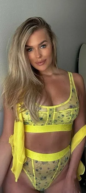 Sara Sieppi OnlyFans Leaked Free Thumbnail Picture - #SXmilkH1nD