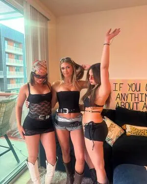Sarabella Harris OnlyFans Leaked Free Thumbnail Picture - #UzPUMazdmj