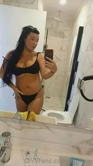 Sarabig OnlyFans Leaked Free Thumbnail Picture - #lx5SKaqmVp