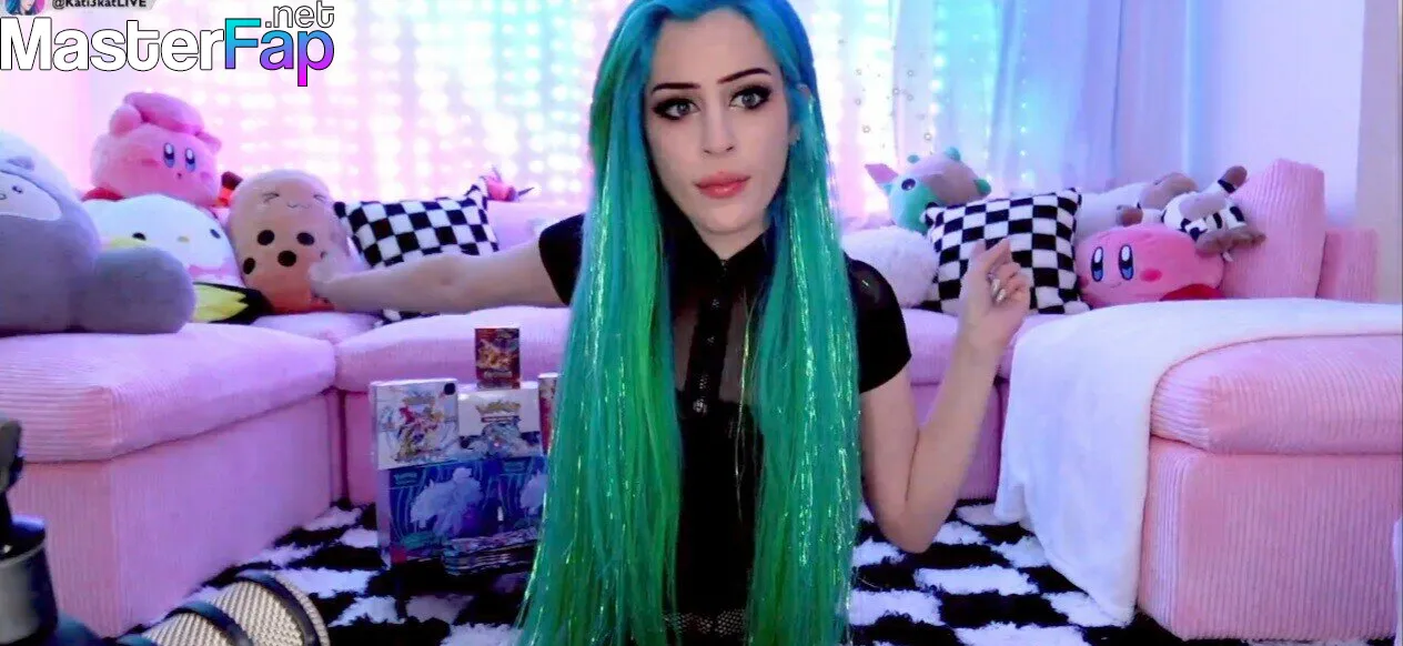 saracheeky_1