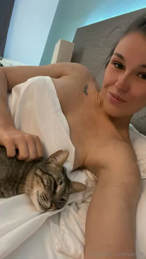 Saraglen OnlyFans Leaked Free Thumbnail Picture - #D5TZnCGONg