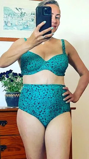 Sarah Cawood OnlyFans Leaked Free Thumbnail Picture - #Mk6sfVKVlg