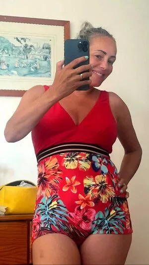 Sarah Cawood OnlyFans Leaked Free Thumbnail Picture - #flHMIOBb3r