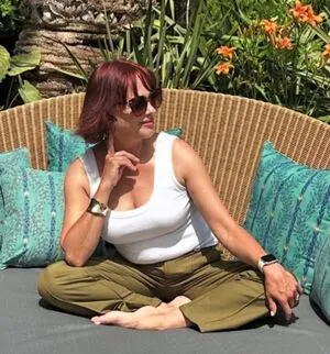 Sarah Cawood OnlyFans Leaked Free Thumbnail Picture - #uqA6yLSSax