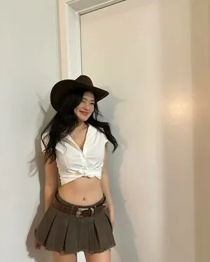 Sarah Hwang OnlyFans Leaked Free Thumbnail Picture - #lp6XXX52iU