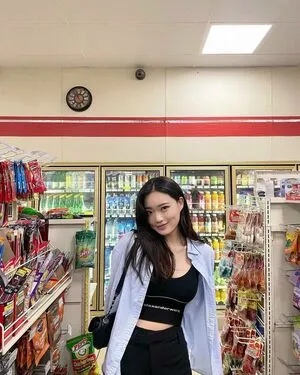 Sarah Hwang OnlyFans Leaked Free Thumbnail Picture - #r9YeBvuXv1