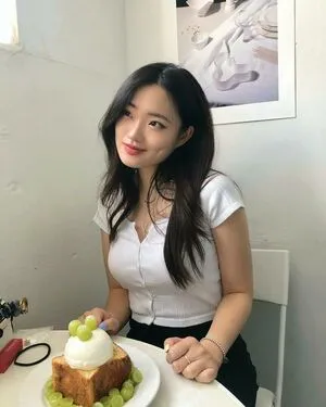 Sarah Hwang OnlyFans Leaked Free Thumbnail Picture - #s9FvIo29If