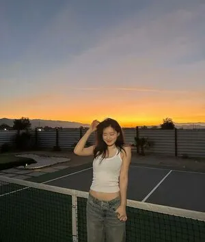 Sarah Hwang OnlyFans Leaked Free Thumbnail Picture - #zdlqw0fUAA