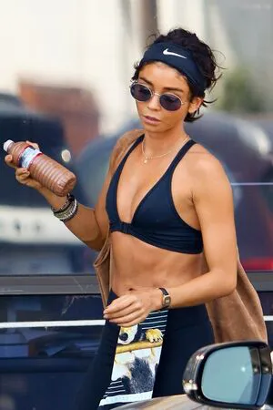 Sarah Hyland OnlyFans Leaked Free Thumbnail Picture - #EuiBdilU2V