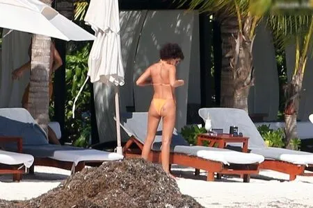 Sarah Hyland OnlyFans Leaked Free Thumbnail Picture - #LaAWvonUu4