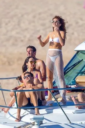 Sarah Hyland OnlyFans Leaked Free Thumbnail Picture - #UroMWKDu24